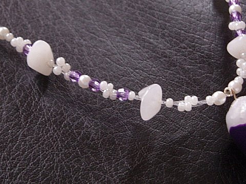 collier lilas gros plan