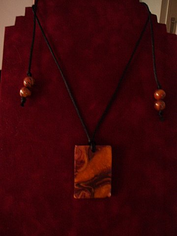 collier imit bois